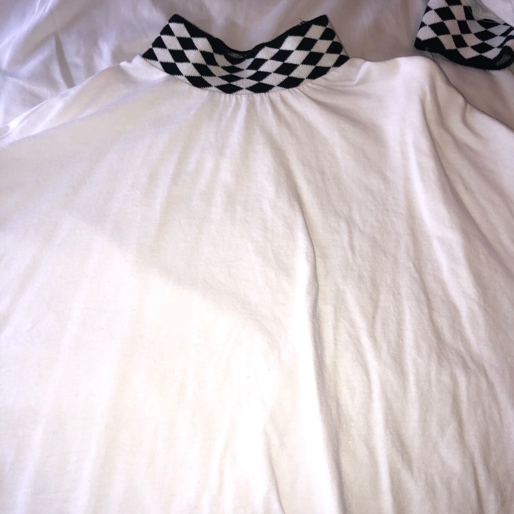 Checkered turtle neck
